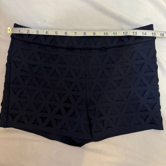 Lilly Pulitzer Lorna Shorts in True Navy Size 4 - Picture 9 of 14